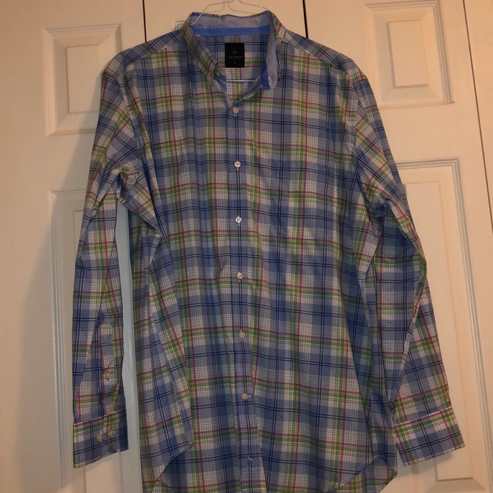 Men’s collared shirt